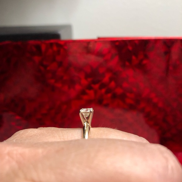 FLASH SALE 🌺🌺 14k gold round diamond engagement ring is approx. .45ct - Picture 6 of 14